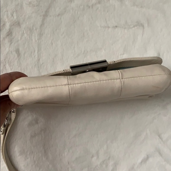 Coach Clutch - Picture 6 of 8